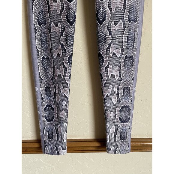 VENOR Reptile Snakeskin Leggings Size 2 (US Size 29-31/Medium) Silver Grey Strip - Picture 3 of 7
